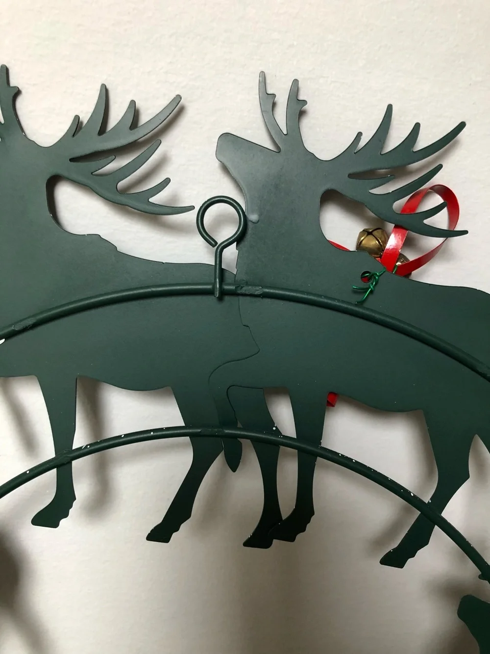 New Metal Green Snowy Reindeer Festive Wreath in Box